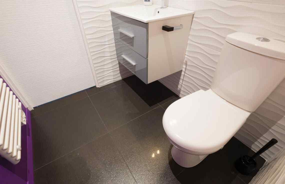 Carrelage Faïence Salle de bain Toilettes réalisé par Luco & Bataller à Cancale